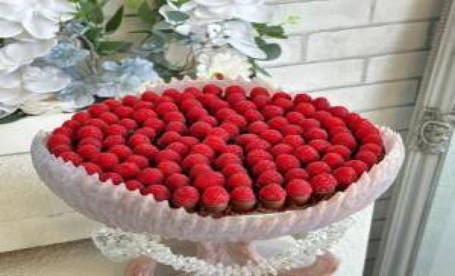 شوكلت توت أحمر